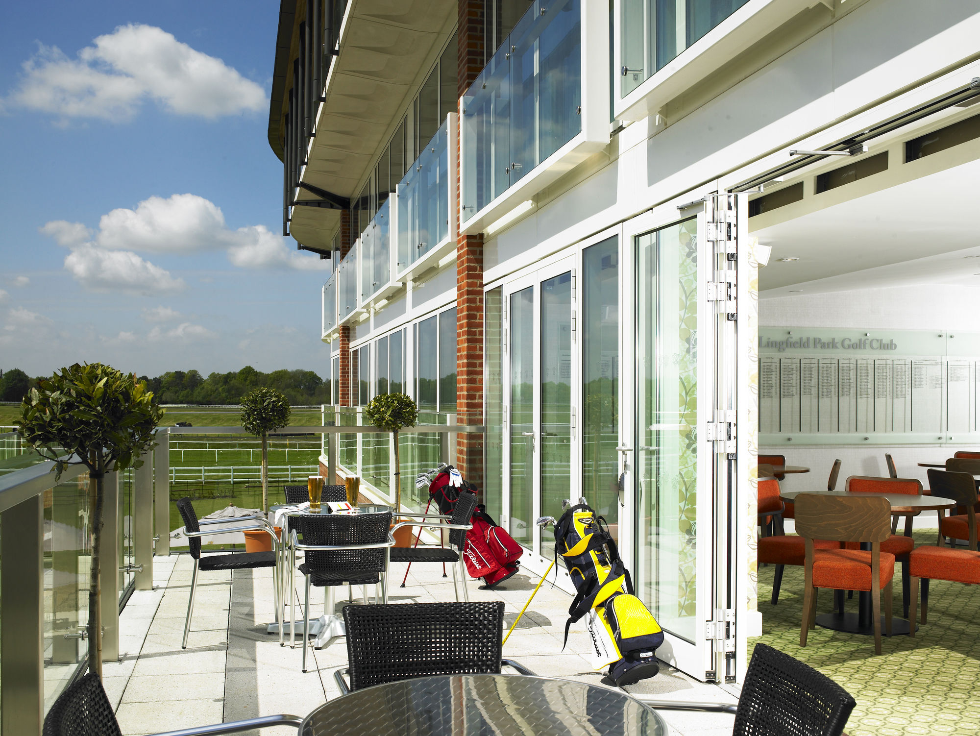 Lingfield Park Marriott Hotel & Country Club Exterior photo